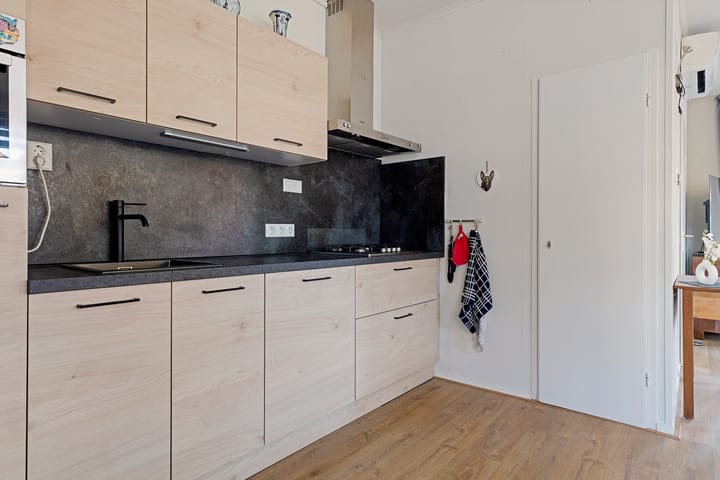 Photo 21 of Prins Hendrikstraat 4