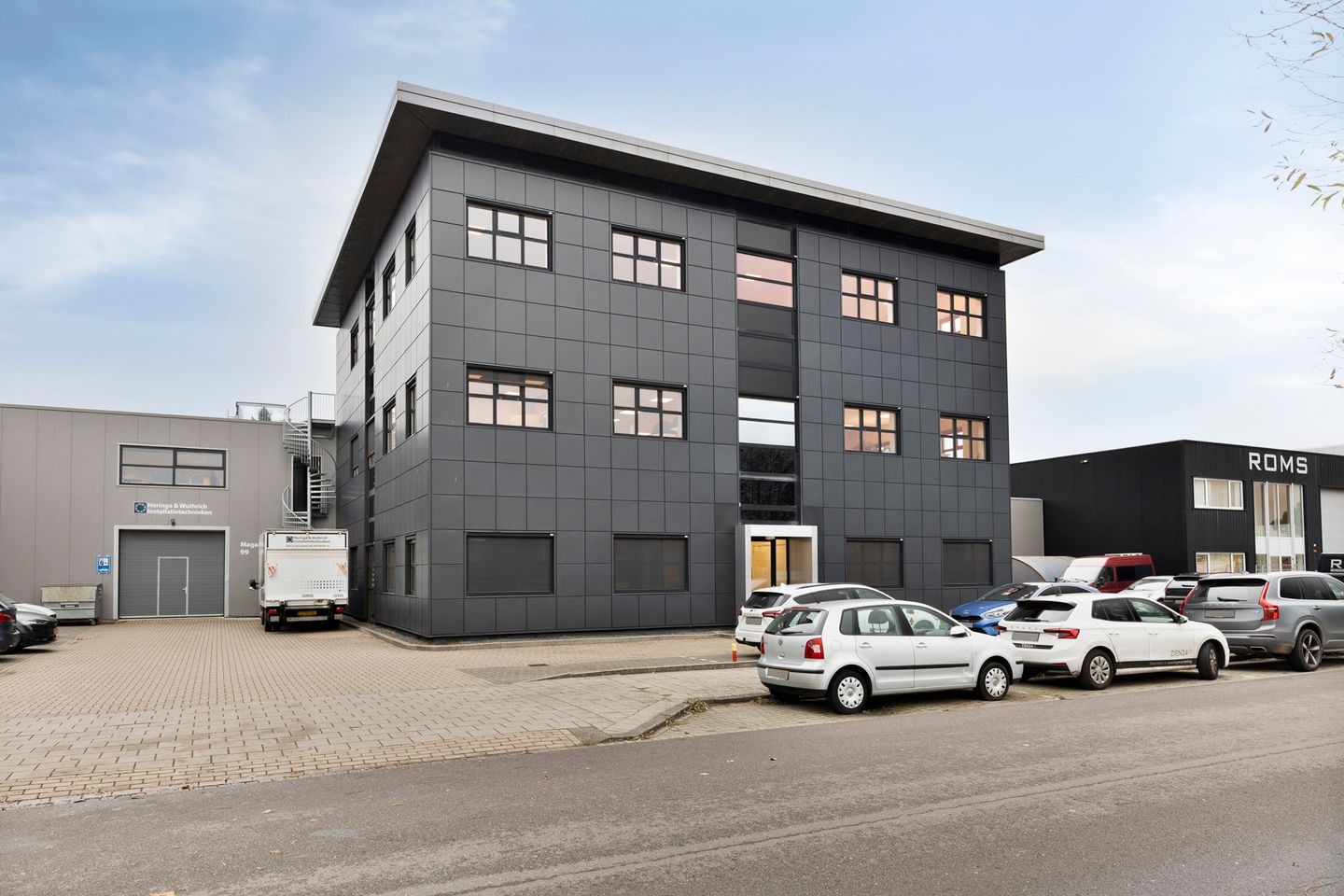 View photo 2 of Waarderveldweg 99