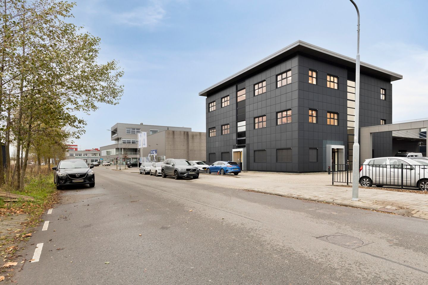 View photo 3 of Waarderveldweg 99