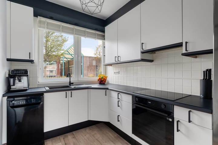 Photo 23 of Schoolstraat 19