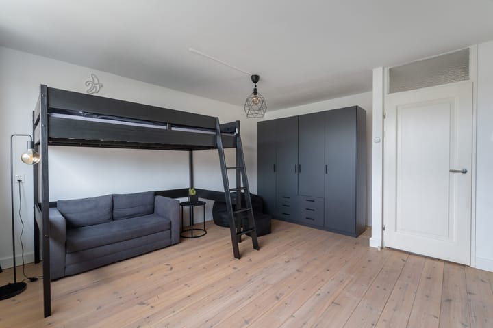 Photo 37 of Schoolstraat 19