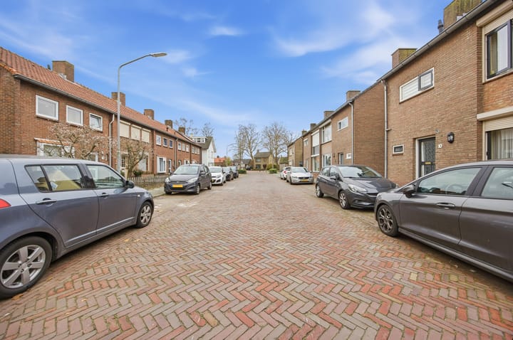 Foto 6 van Meidoornlaan 8