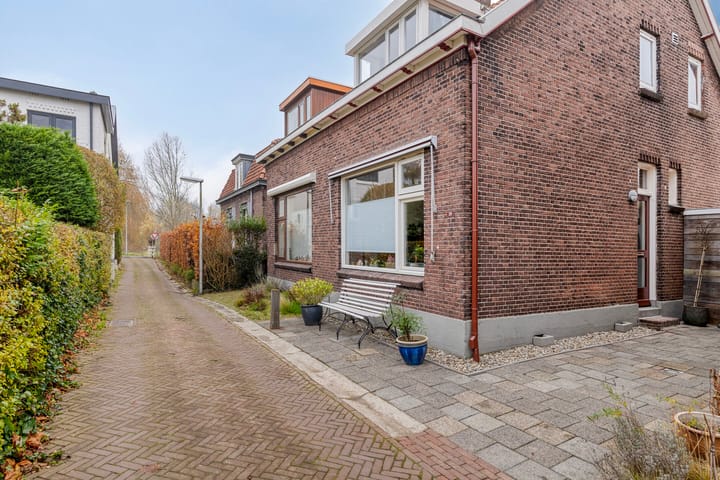 Foto 2 van Stationsbuurt 29