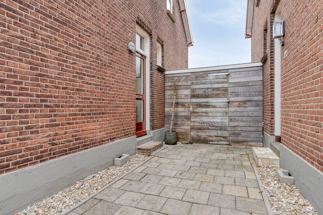 Photo 31 of Stationsbuurt 29