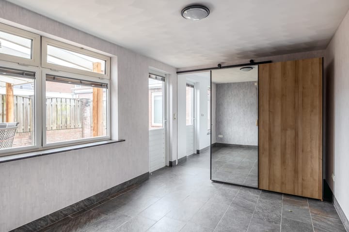 Photo 18 of Piet Heinstraat 14