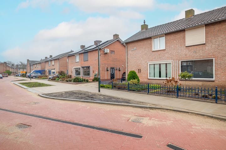 Photo 37 of Piet Heinstraat 14