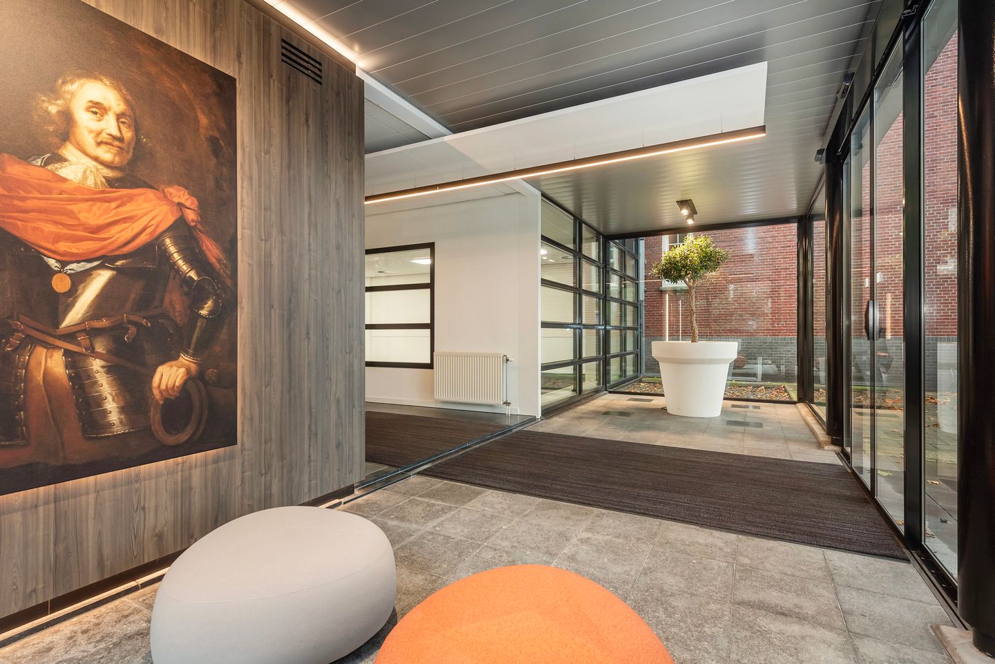 View photo 2 of M.H. Tromplaan 4-6