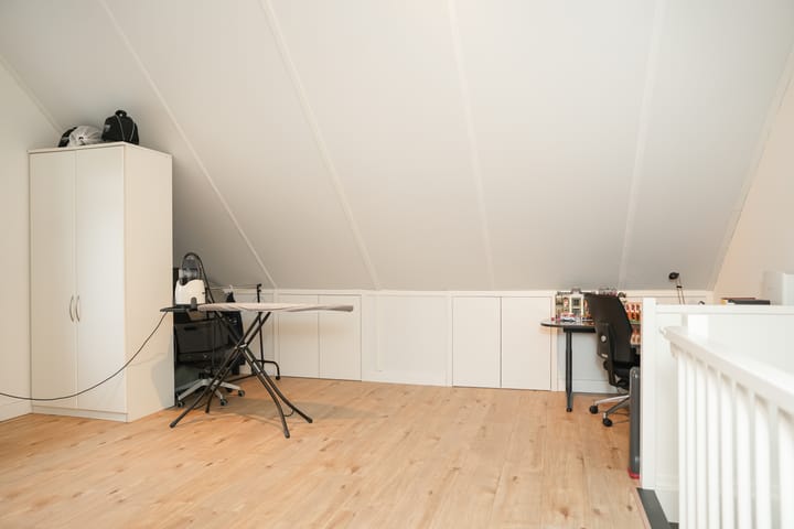 Foto 31 van Tinbergenplantsoen 49