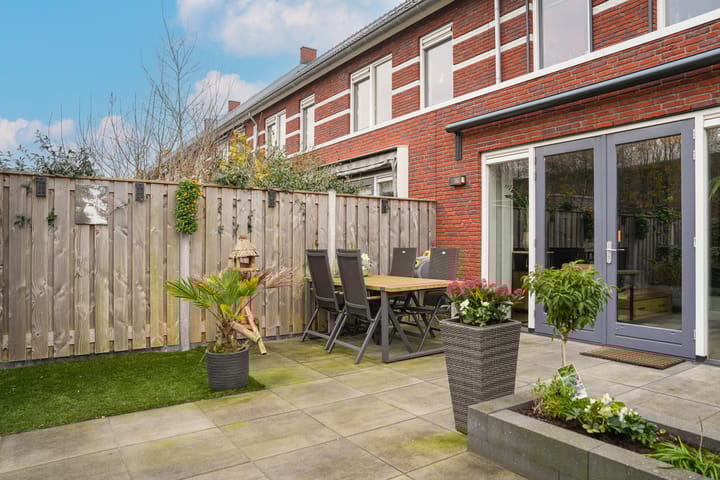 Foto 33 van Tinbergenplantsoen 49