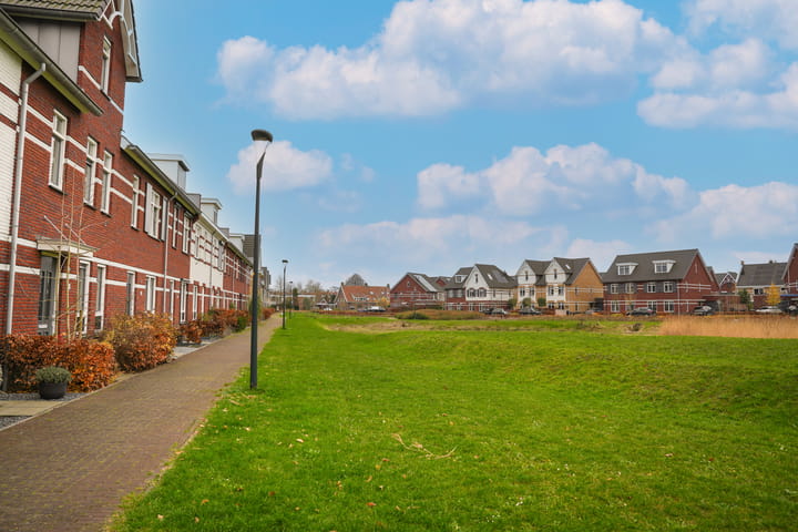 Foto 39 van Tinbergenplantsoen 49