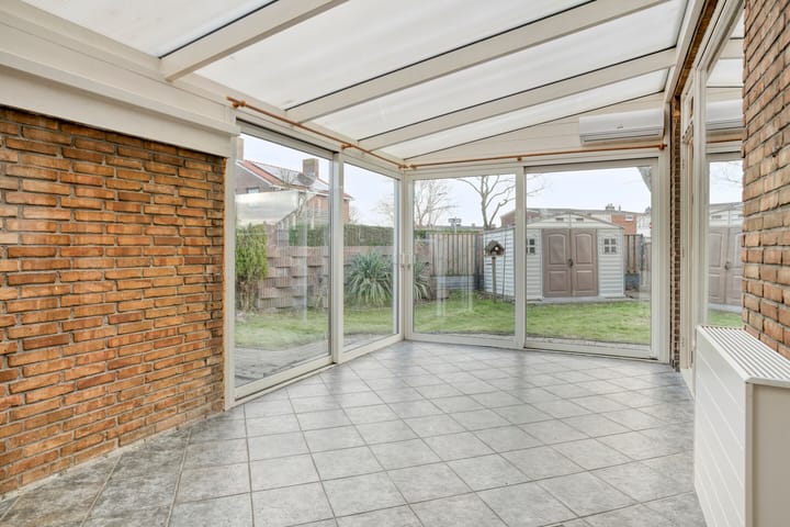 Foto 3 van Van der Helstlaan 3