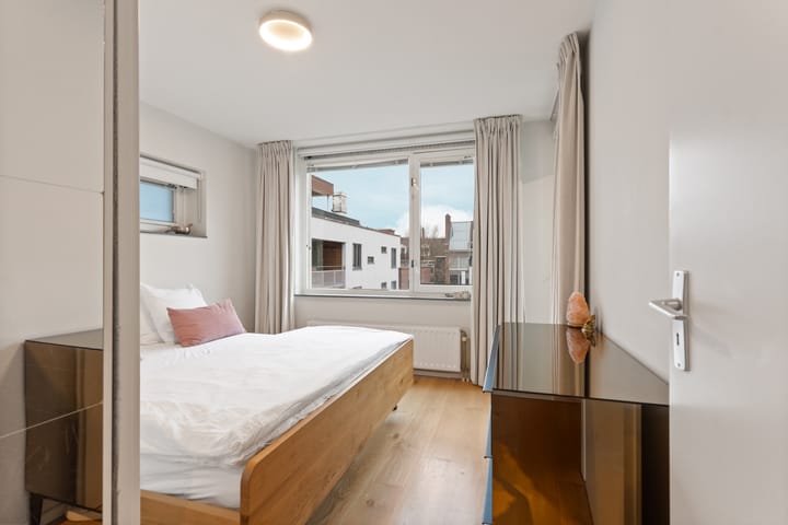 Foto 21 van Koerierstersplein 12