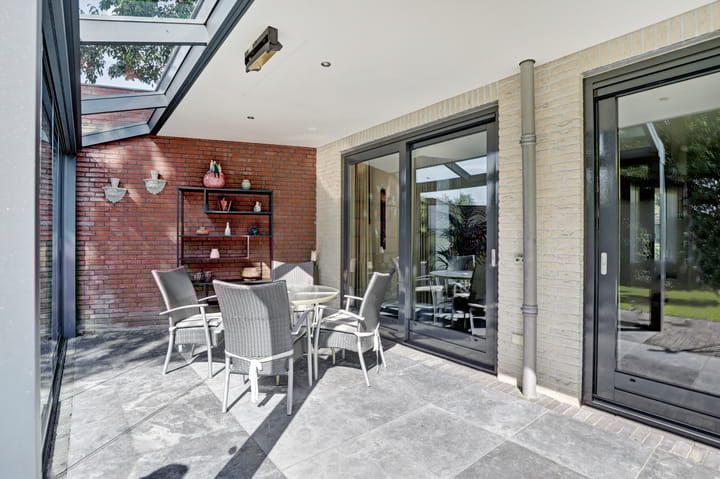 Photo 18 of Jan de Vriesstraat 8