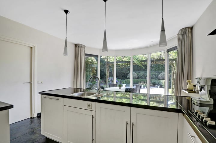 Photo 19 of Jan de Vriesstraat 8