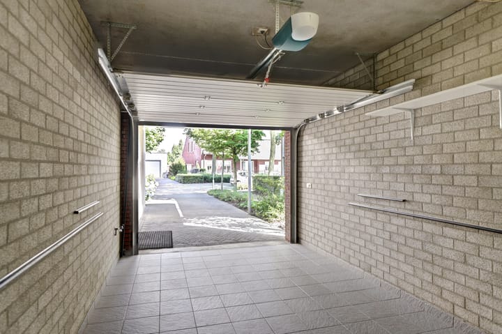 Photo 28 of Jan de Vriesstraat 8