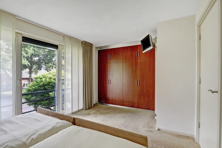 Photo 38 of Jan de Vriesstraat 8