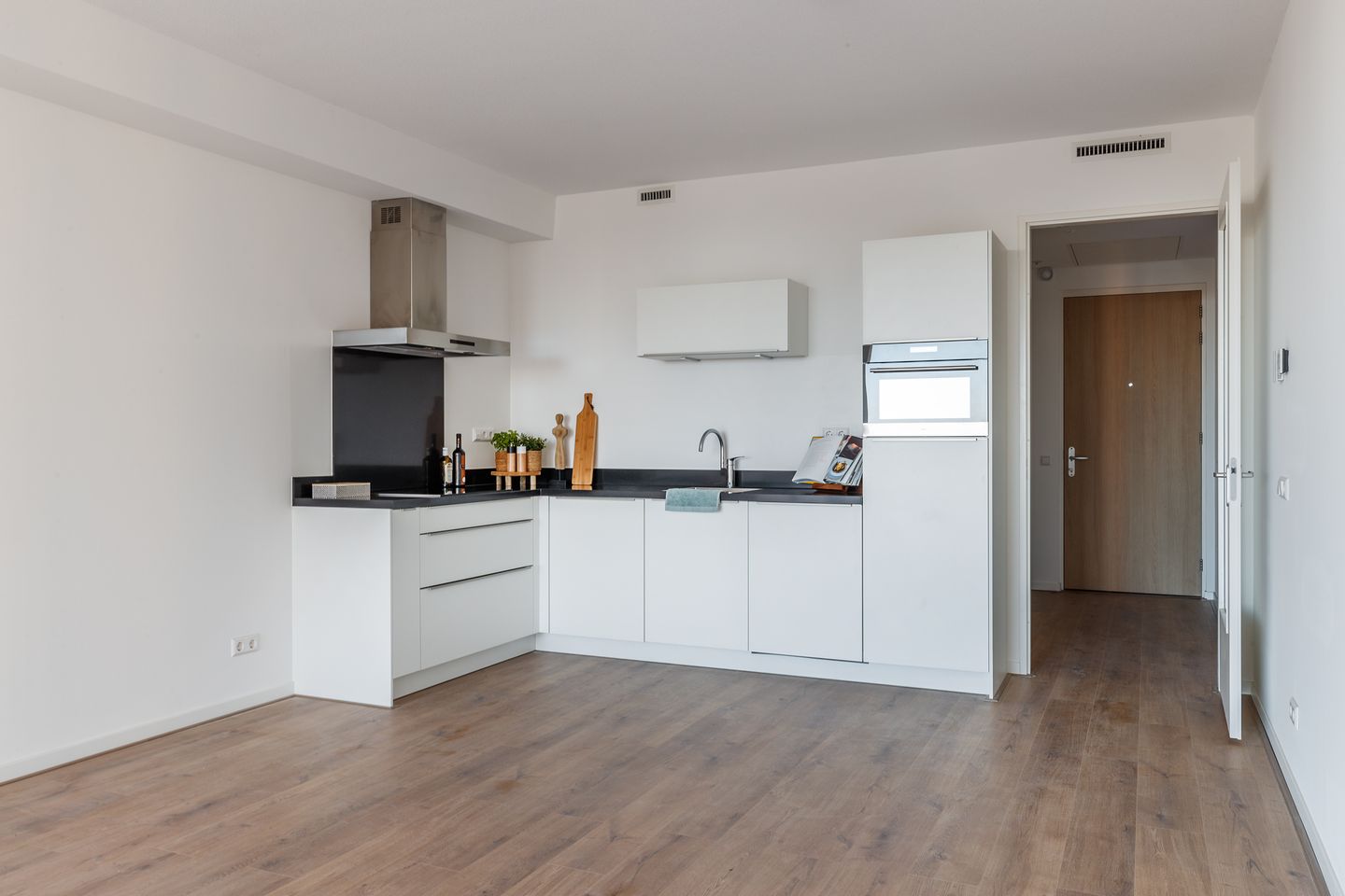 Photo 4 of C.T. Storklaan 275