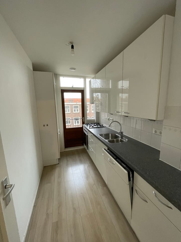 Photo 10 of Scheldestraat 102-3