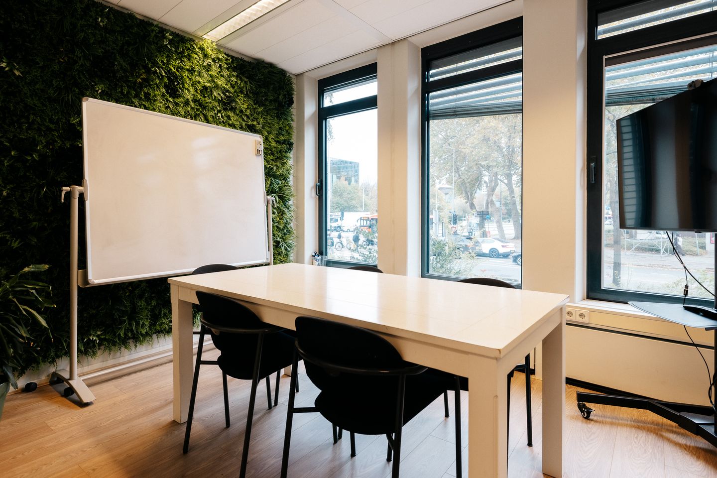 View photo 5 of IJsbaanpad 2