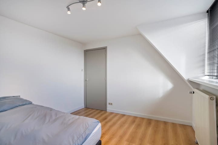 Photo 6 of Burgemeester Ceulenstraat 45-A02