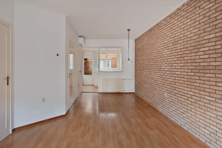 Photo 10 of Irisstraat 26