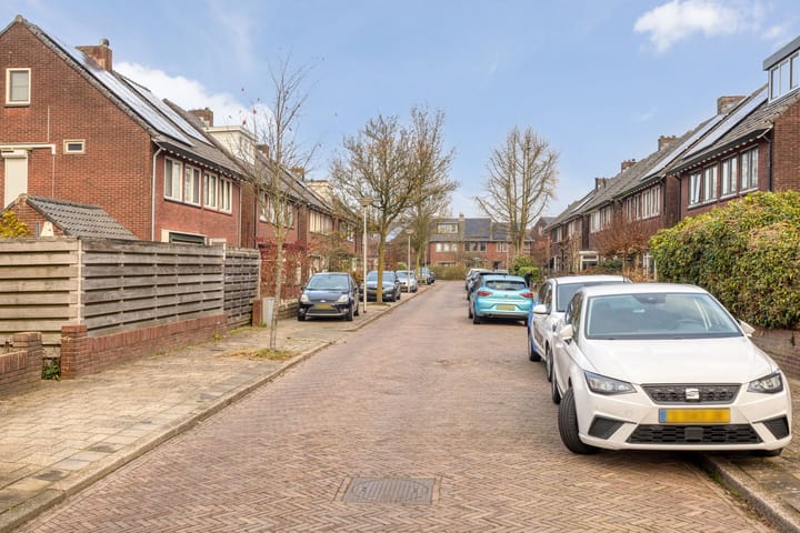 Photo 30 of Irisstraat 26