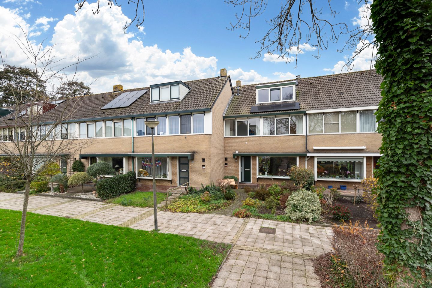 Foto 1 van Weegbree 85