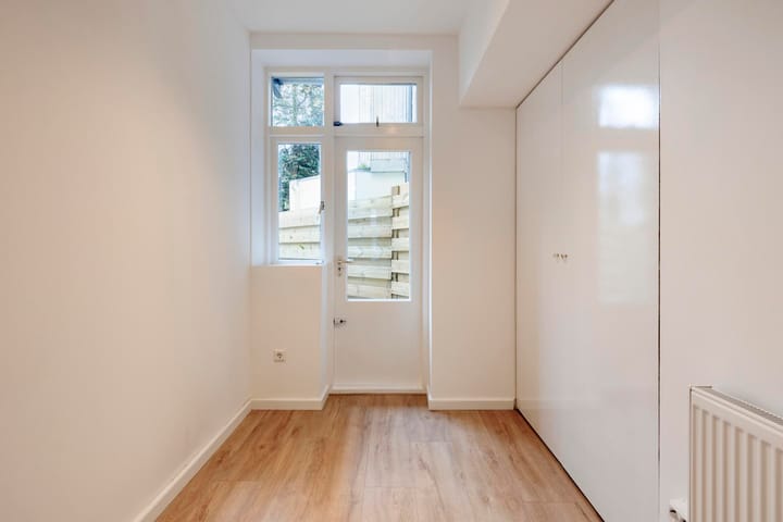 Photo 14 of Willem Schoutenstraat 63-H