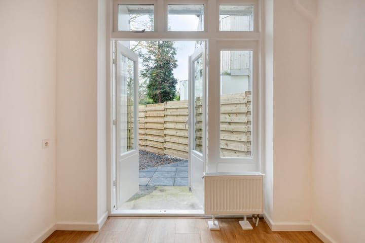 Photo 11 of Willem Schoutenstraat 63-H