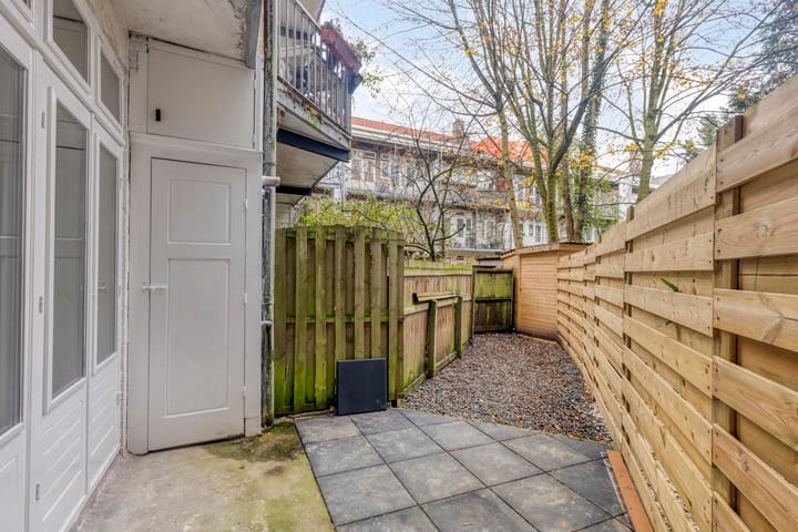 Photo 12 of Willem Schoutenstraat 63-H