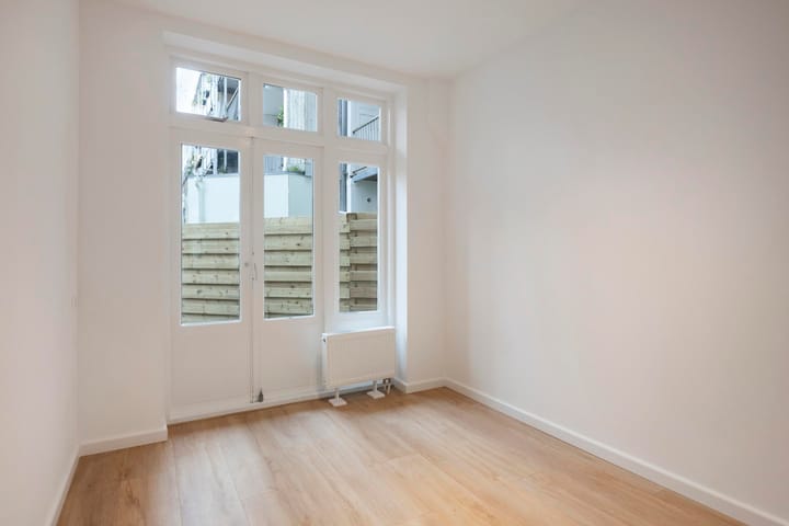 Photo 10 of Willem Schoutenstraat 63-H