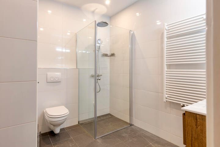 Photo 16 of Willem Schoutenstraat 63-H