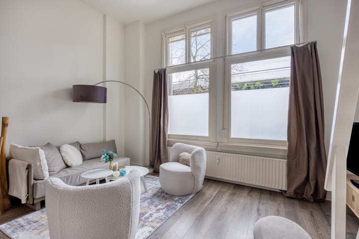 Photo 9 of Sonsbeeksingel 151-A