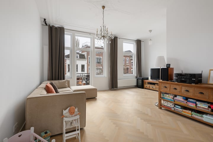 Photo 3 of Lusthofstraat 27-B