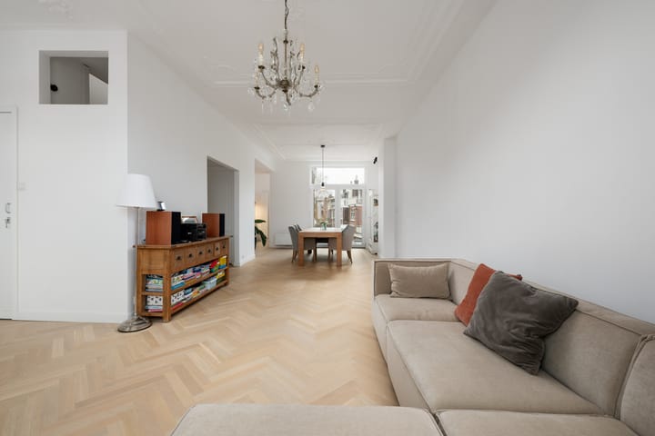 Photo 4 of Lusthofstraat 27-B