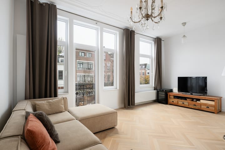 Photo 5 of Lusthofstraat 27-B