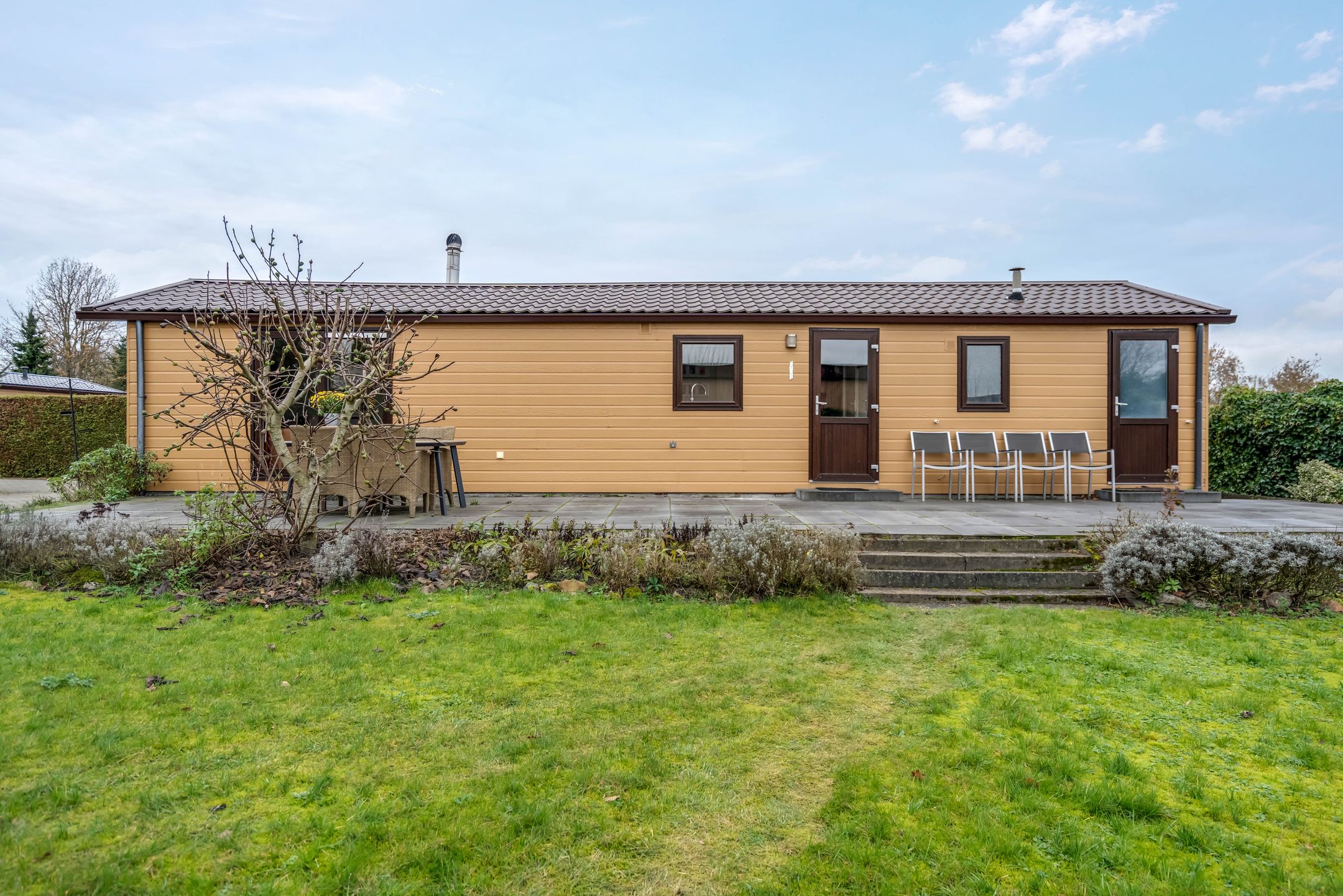 2-bedroom freehold villa in Sint Jansklooster — photo 3 of 5