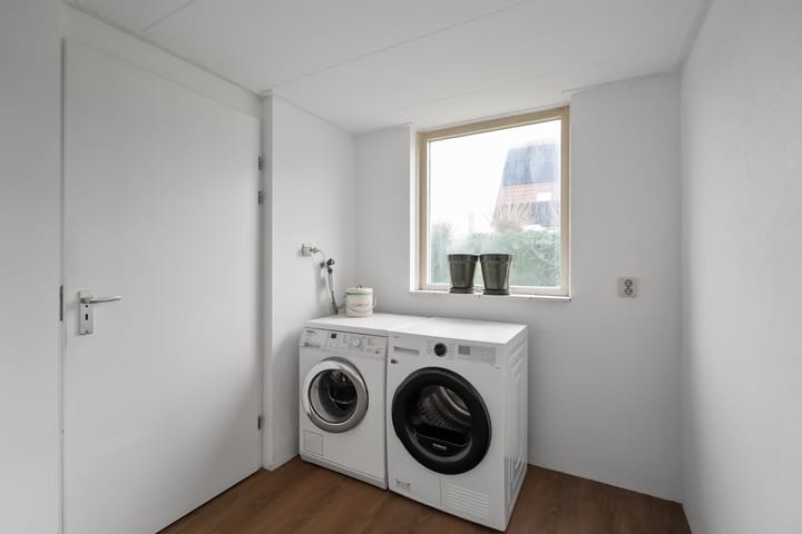 Photo 32 of Sikkel 1