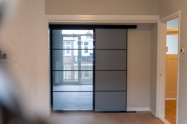 Photo 10 of Naarderstraat 145