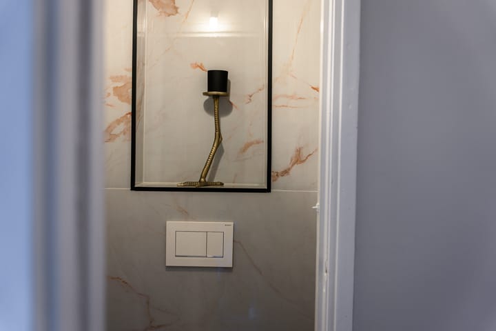 Photo 23 of Naarderstraat 145