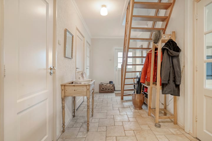 Photo 11 of Achteres 1