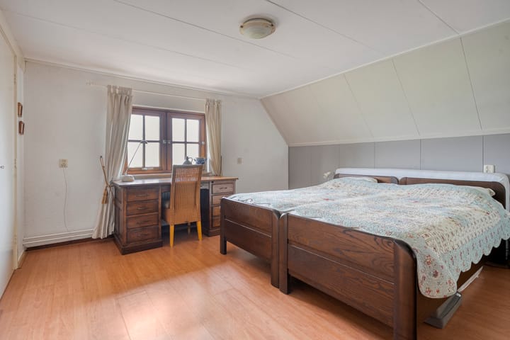 Photo 33 of Achteres 1