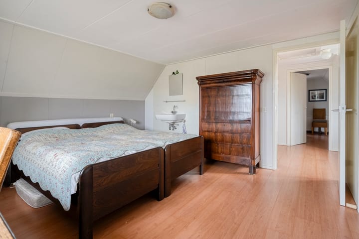 Photo 34 of Achteres 1