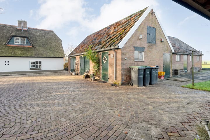 Photo 47 of Achteres 1