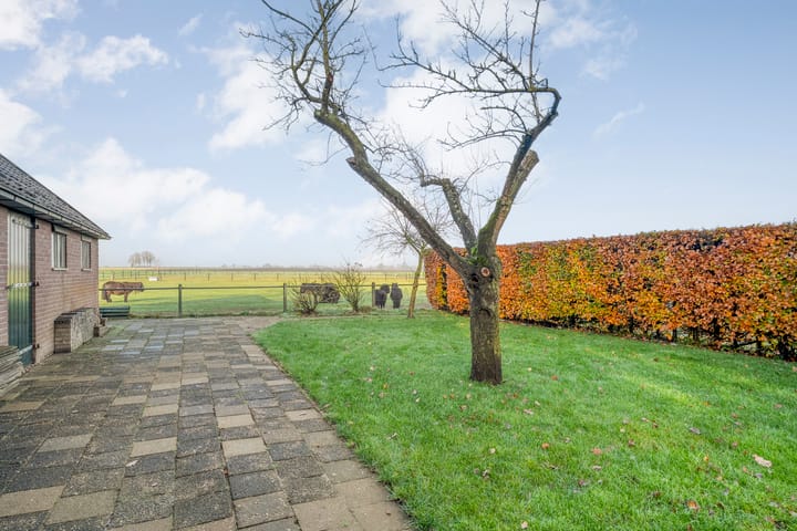 Photo 48 of Achteres 1