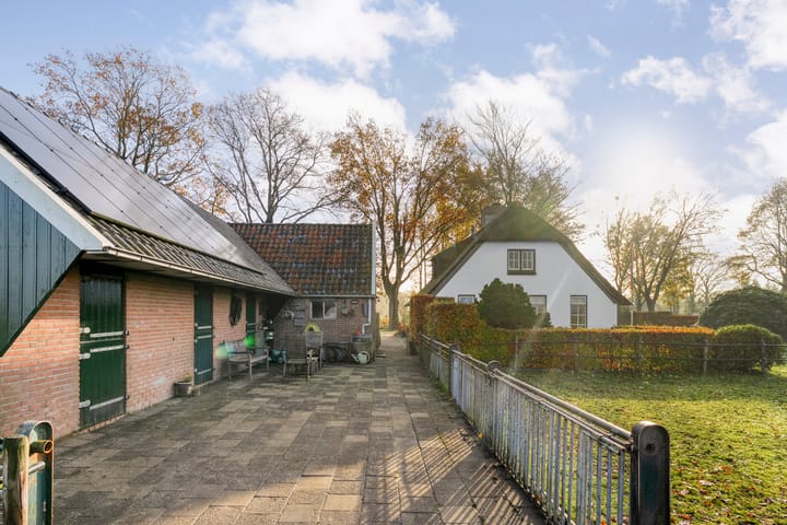 Photo 49 of Achteres 1