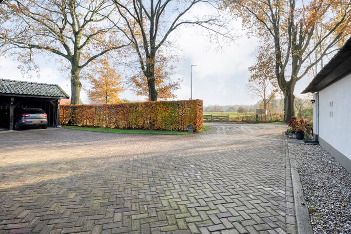 Photo 58 of Achteres 1