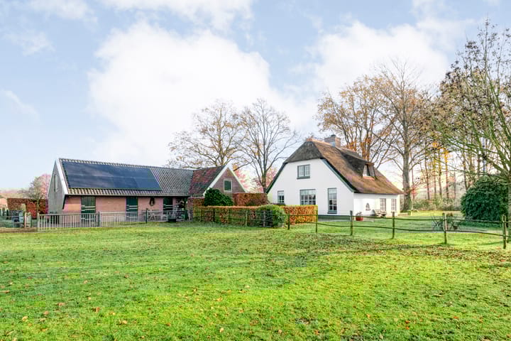 Photo 60 of Achteres 1