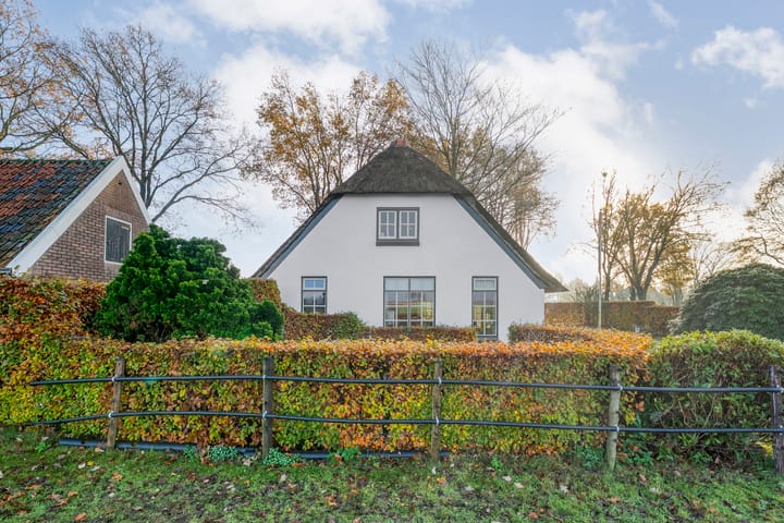 Photo 66 of Achteres 1