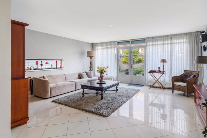 Photo 2 of Eikepage 60